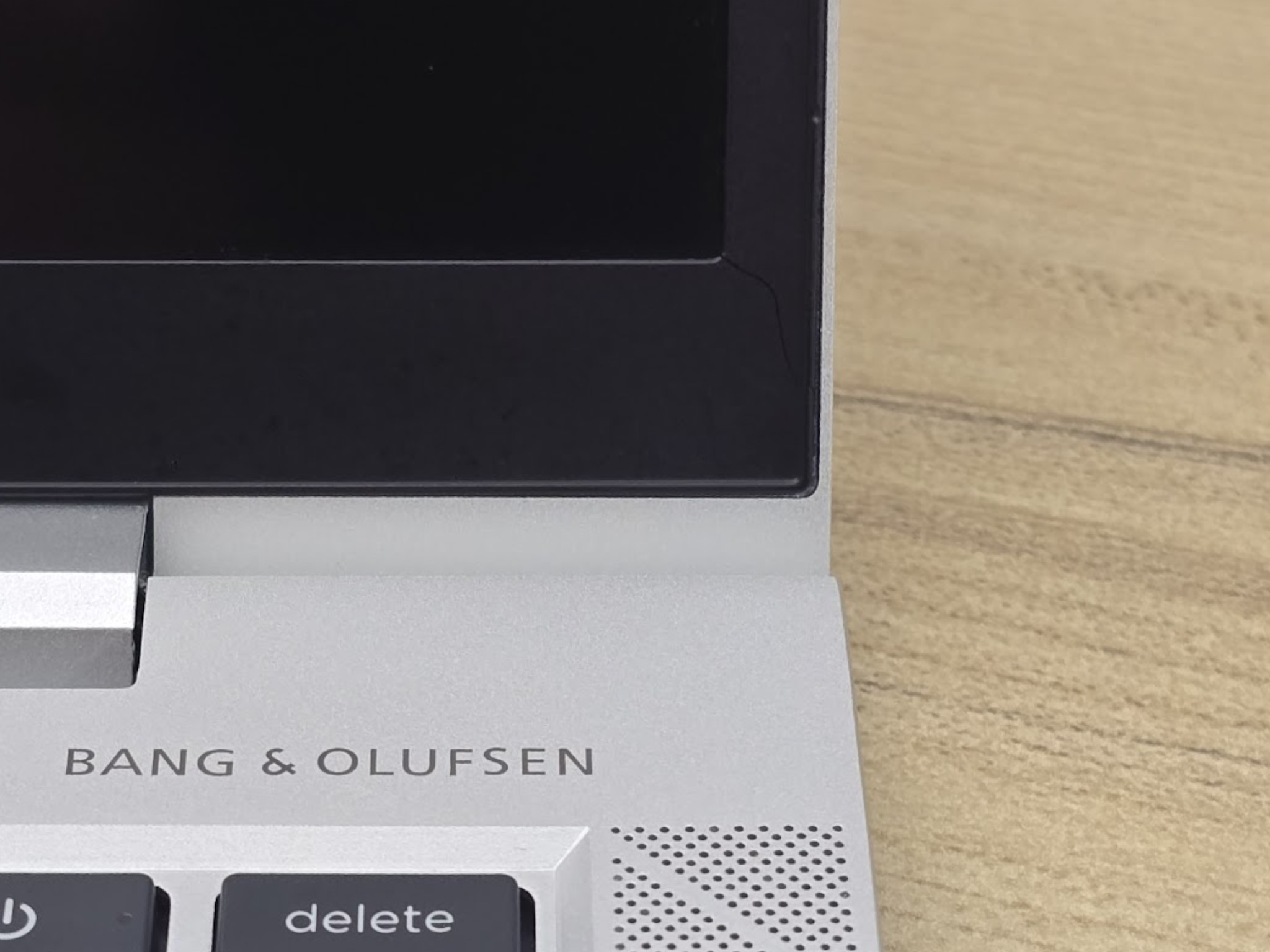 Minor Crack LCD Bezel B Grade the business-grade refurbished hp elitebook 840 g8 14 inch core i5 11th gen laptop, open and ready for work or study. shipped from hamilton, nz.