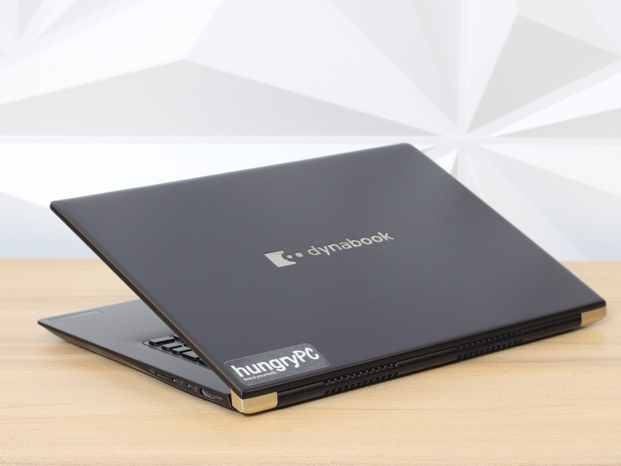 Dynabook PORTEGE X40 G Laptop Rear exterior lid and rear hinge view of the business-grade refurbished dynabook portege 14 inch core i5 10th gen laptop.